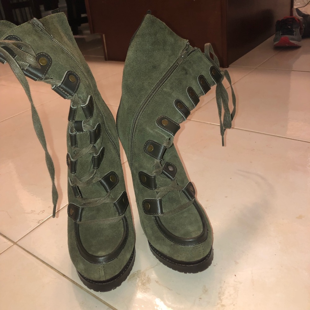 Charles and David lace up boot